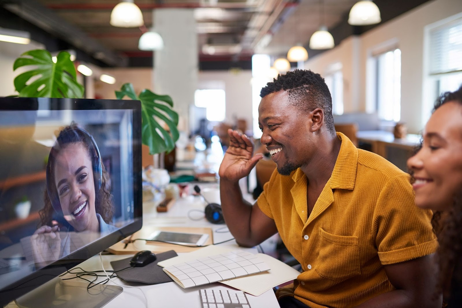How to Excel as a Hybrid Leader?